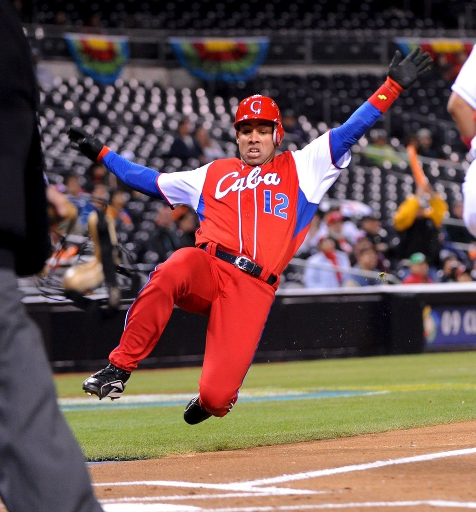 wp image 2645 - Cubanos no tendrán que desertar para firmar con equipos de MLB