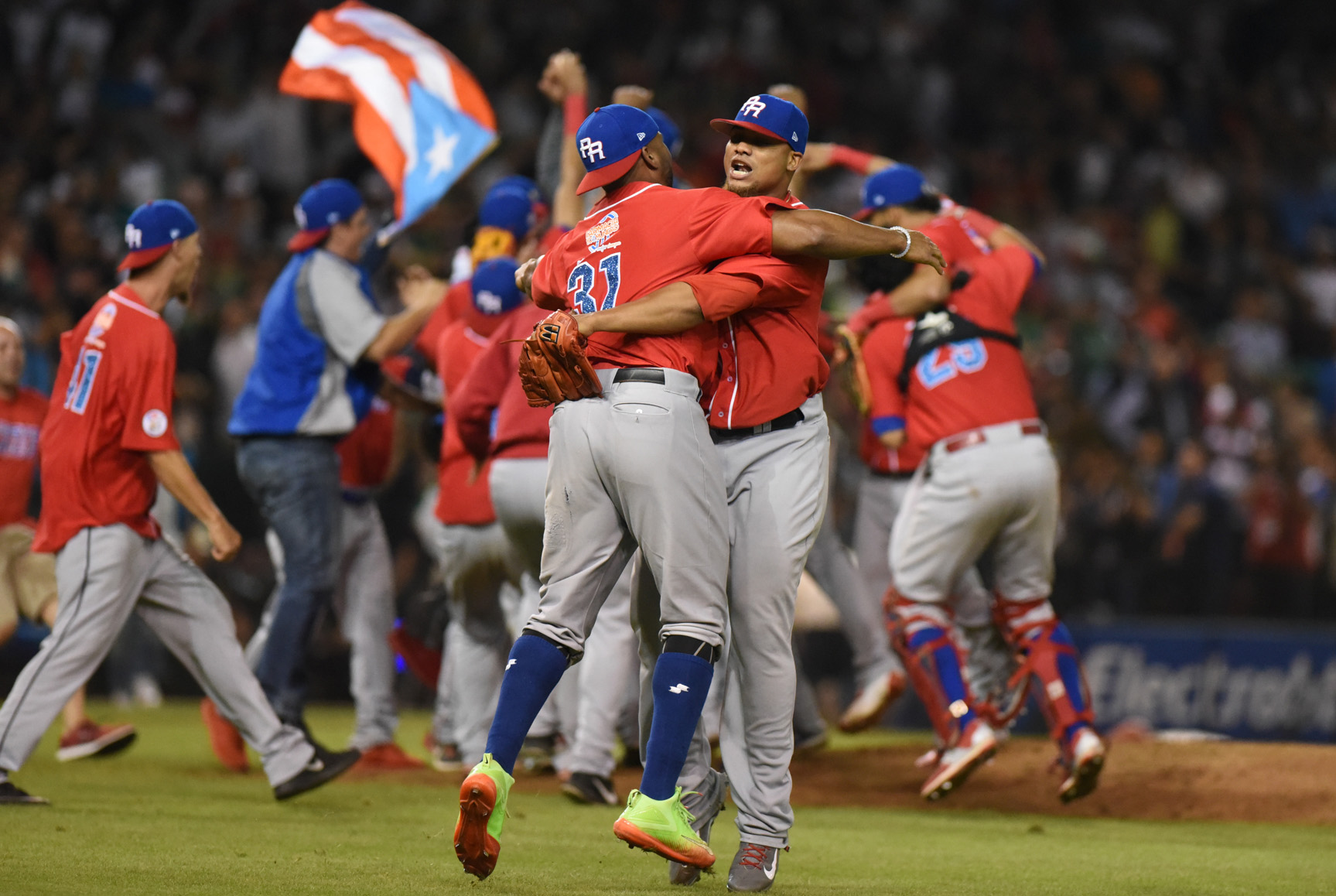 wp image 3548 - Campeones defensores Criollos lideran puntero Liga de Béisbol de Puerto Rico