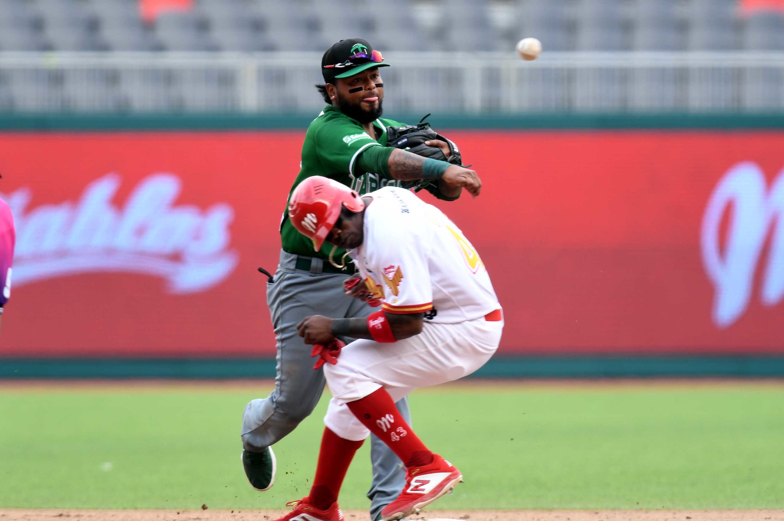 Diablos Rojos vs Olmecas scaled - Liga Mexicana de Beisbol busca transmitir partidos en República Dominicana