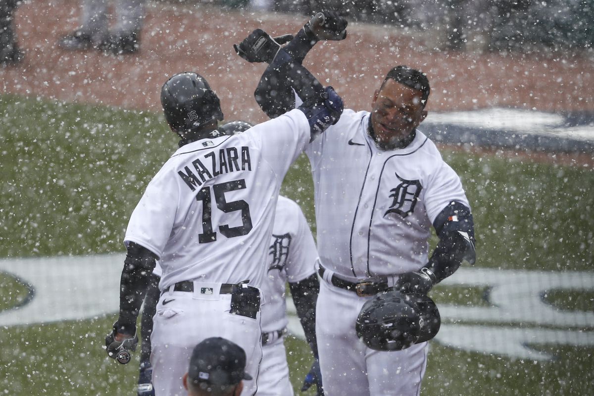 Detroit vs Cleveland - Día Inaugural con nieve, frío y mucho beisbol